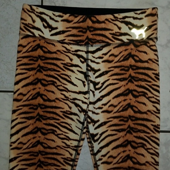 Vs Pink Ultimate Tiger Print Leggings - Picture 2 of 3